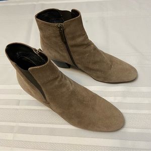 AQUATALIA  Suede Zippered Womens Leather Heeled Booties - NICE! Size 8